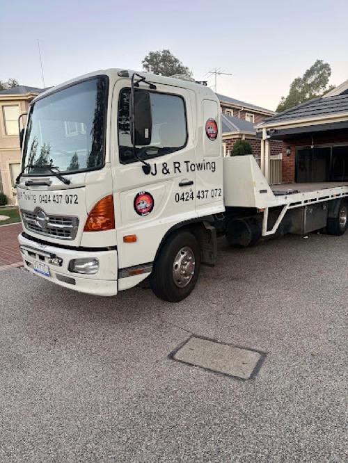 J & R Towing and Mobile Mechanic